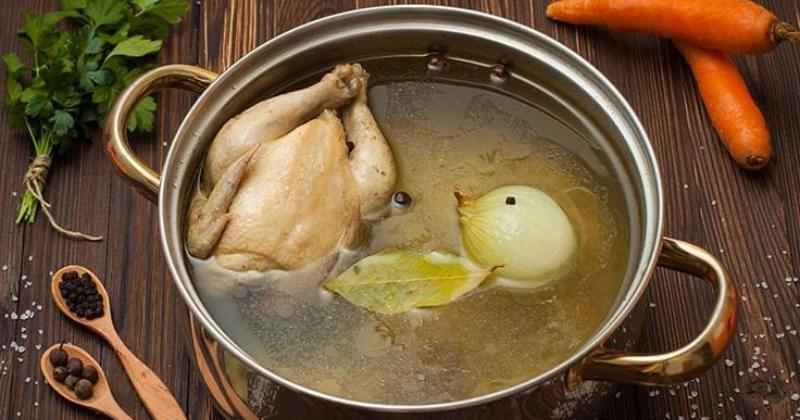 Cara Merebus Ayam untuk MPASI agar Nutrisinya Tidak Hilang